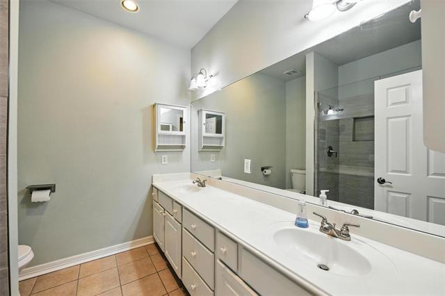 Building Photo - 1008 Colonial Dr