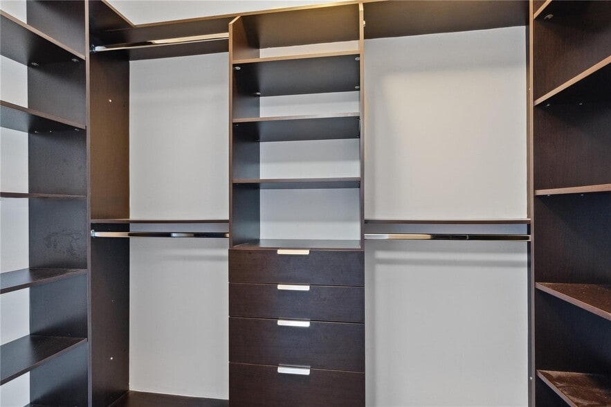 Building Photo - 16699 Collins Ave