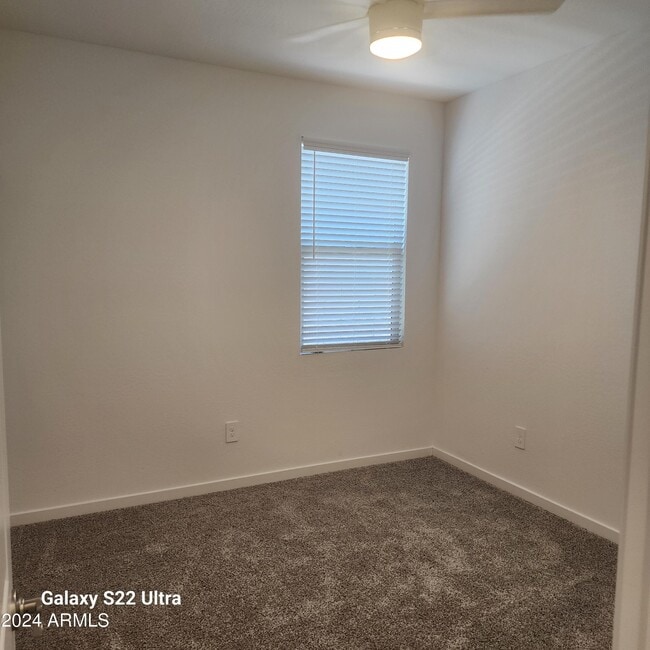Building Photo - 40150 W Wade Dr