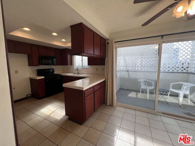 Building Photo - 1328 9th St