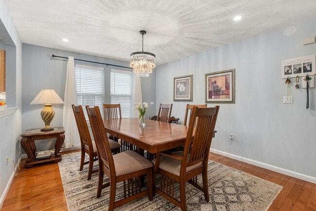 Building Photo - 25 Magnolia Ln