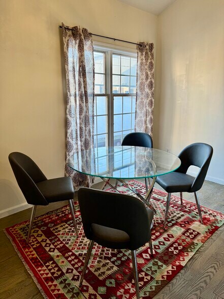 Building Photo - 111 E 6th St