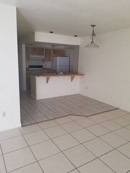 Building Photo - 3223-3225 SW Santa Barbara Pl