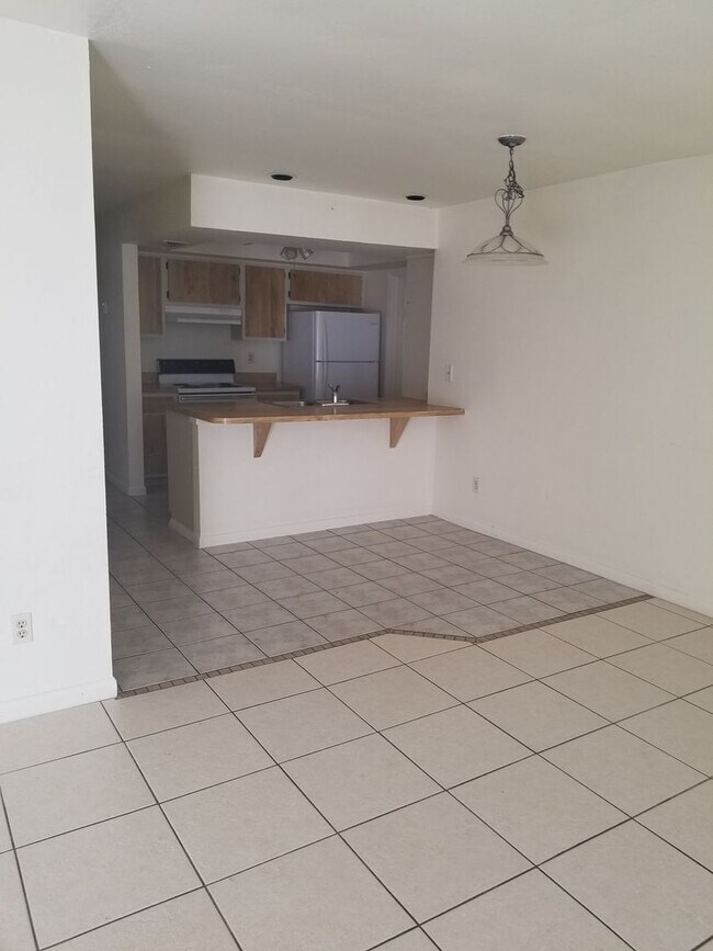 Building Photo - 3223-3225 SW Santa Barbara Pl