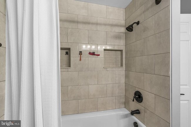 Building Photo - 1305 S Potomac St