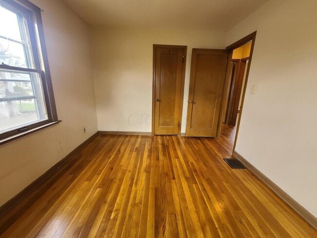 Building Photo - 1225 Lenore Ave