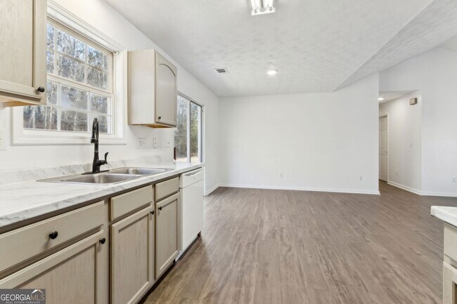 Building Photo - 410 Shenandoah Ct