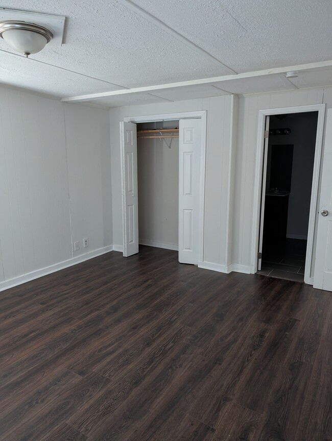 Building Photo - 4747 Piney Grove Rd