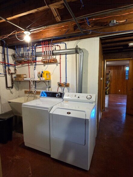 Building Photo - 3819 SE Francis St