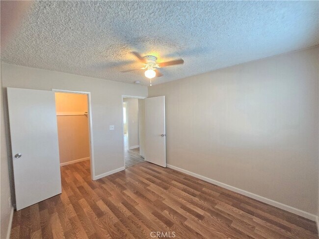 Building Photo - 811 Orchid Ct
