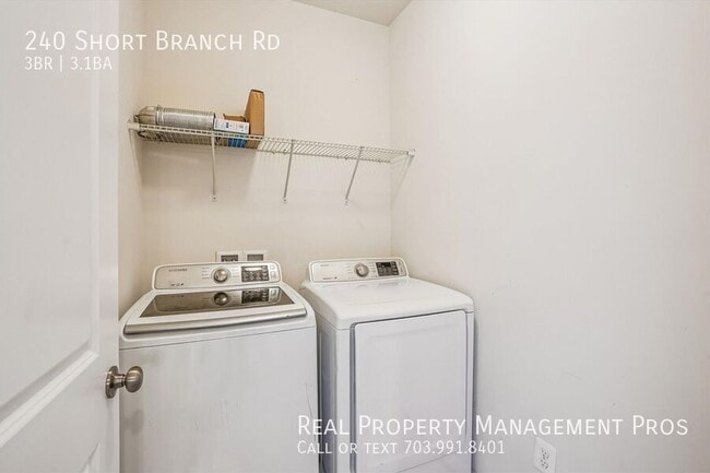 Building Photo - 240 Short Branch Rd
