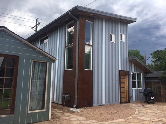 Primary Photo - 2443 S Acoma St