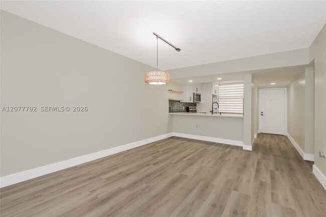 Building Photo - 1709 Whitehall Dr