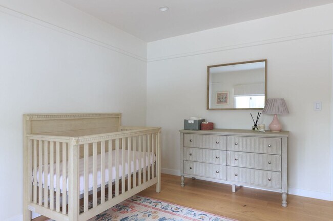 Building Photo - Beautiful Tarzana Rental!