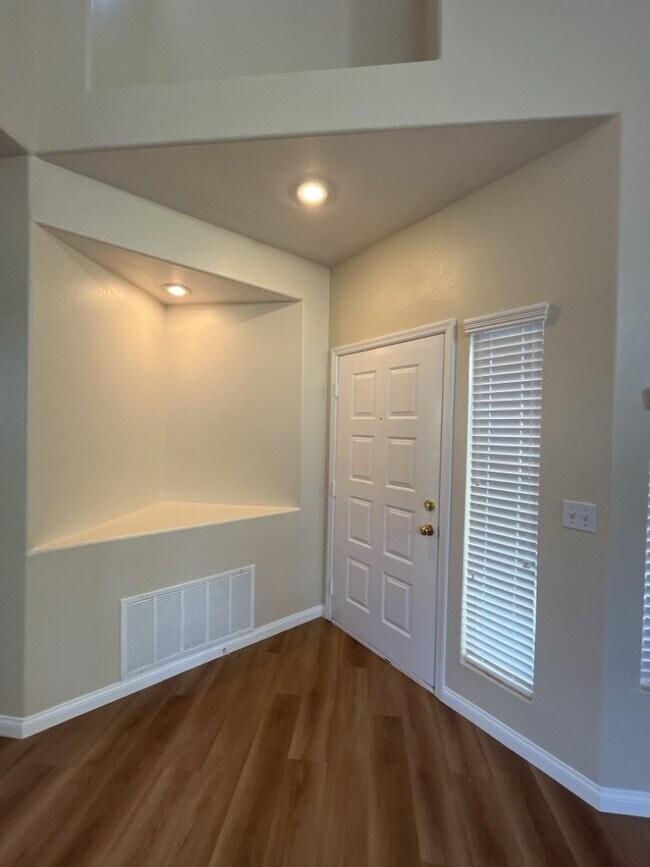 Building Photo - Encounter the ultimate luxury living experience with this 4-bedroom, 2197 sq ft house