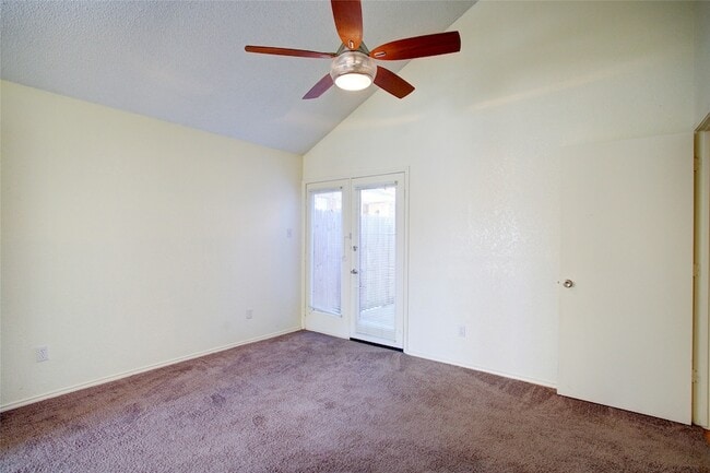 Building Photo - 10702 Tall Oak Dr