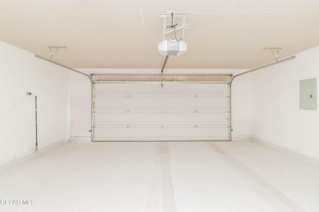 Building Photo - 14749 Sand Gate Dr