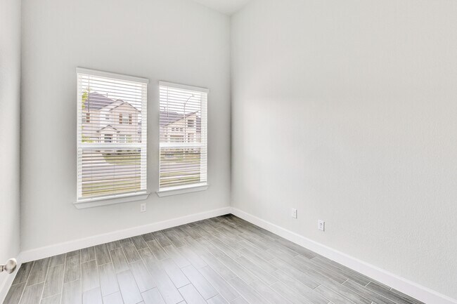 Building Photo - 4702 Sea Salt Dr