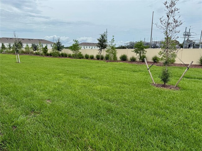 Building Photo - 1213 BALSAM Dr