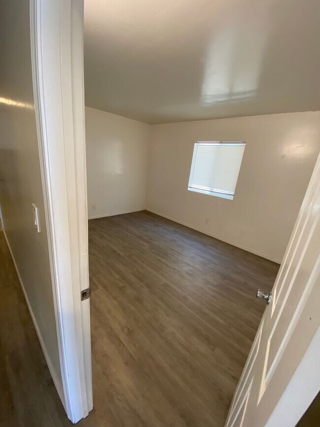 Building Photo - 6647 Del Playa Dr