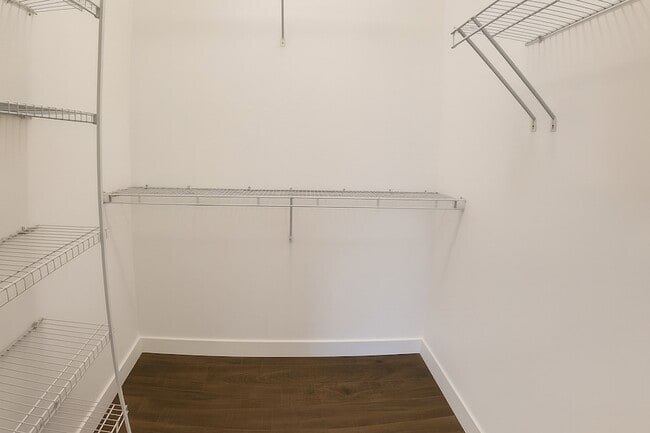 Building Photo - 3301 N Sheffield Ave