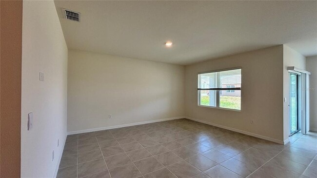 Building Photo - 420 Taylor Grvs St