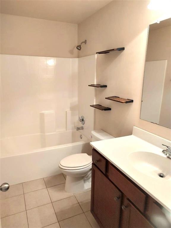 Building Photo - 6210 Pine Bluff Dr