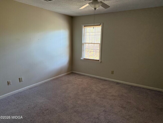 Building Photo - 803 Captain Kell Dr