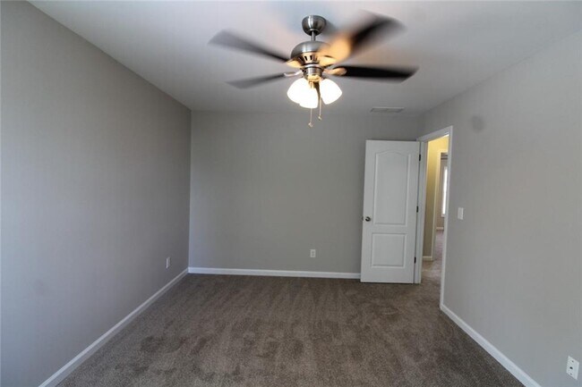 Building Photo - 1525 Woodpoint Way