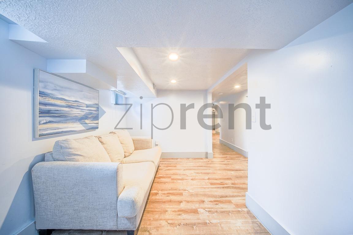 Building Photo - Unit Basement