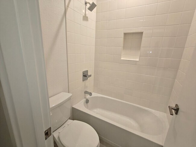 Building Photo - 259 Montague Expy