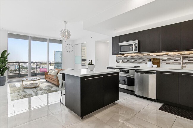 Building Photo - 90 SW 3rd St