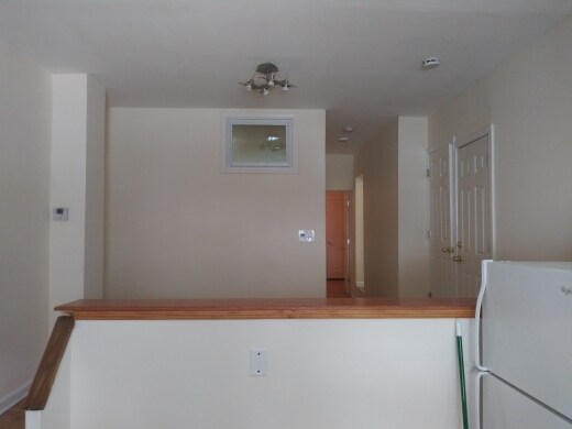 Building Photo - 231 London St