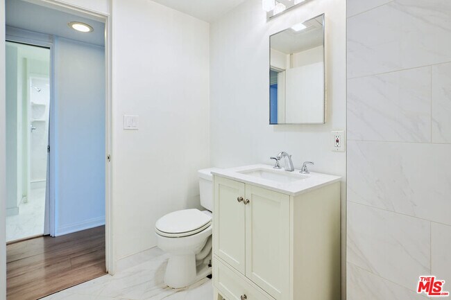 Building Photo - 7712 Pso Del Rey