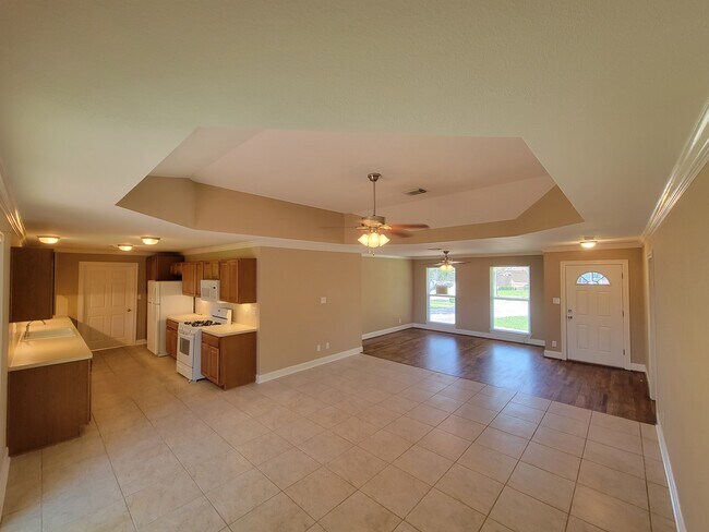 Building Photo - 5427 Heathercrest St