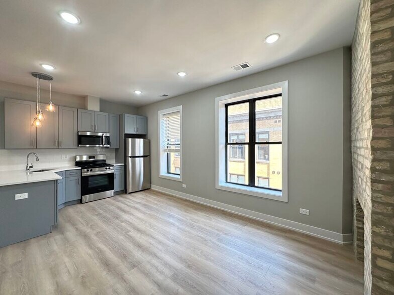 Building Photo - 419 W Belden Ave