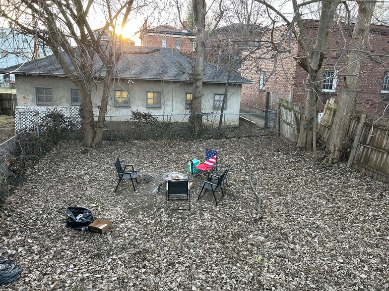 Backyard - 307 N 4th St