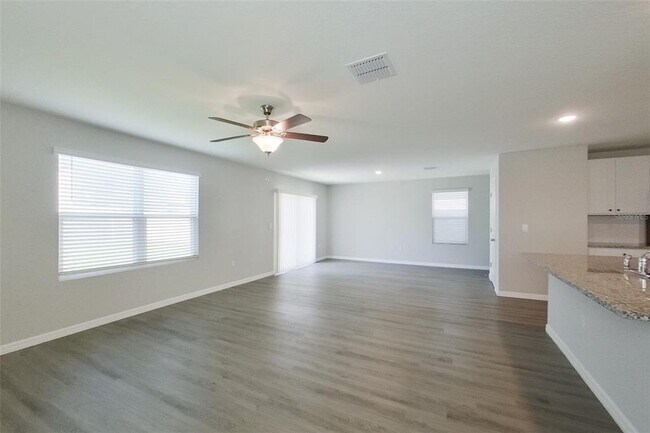 Building Photo - 8602 SW 43rd Ter