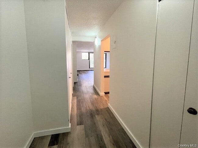 Building Photo - 25 Rockledge Ave