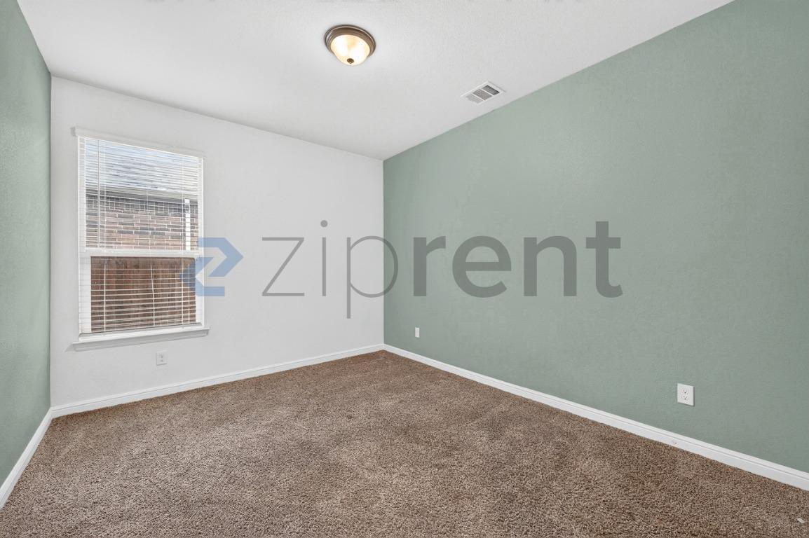 Building Photo - Unit