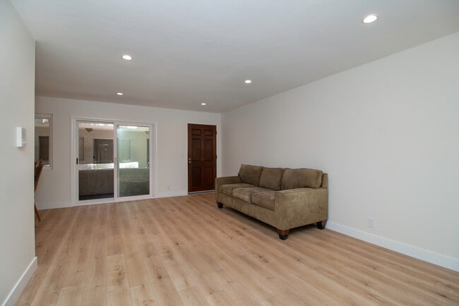 Building Photo - 3637 Glendon Ave