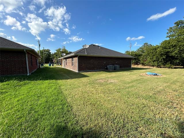 Building Photo - 221 E Cooper St