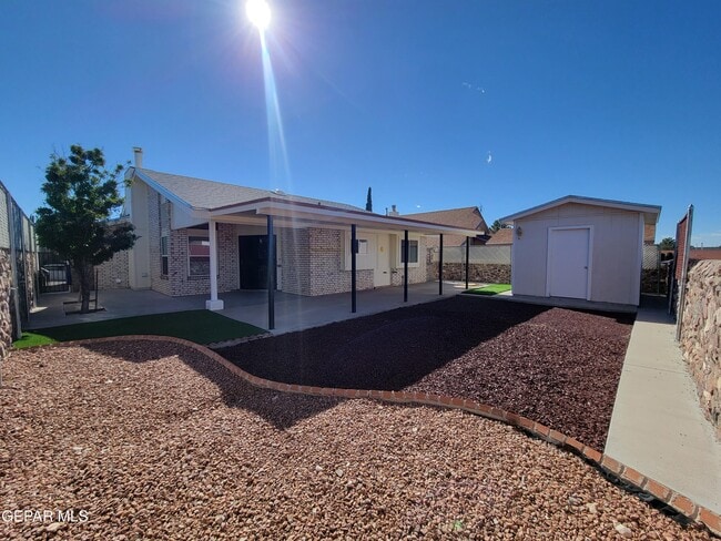 Building Photo - 8695 Pilgrimage Cir