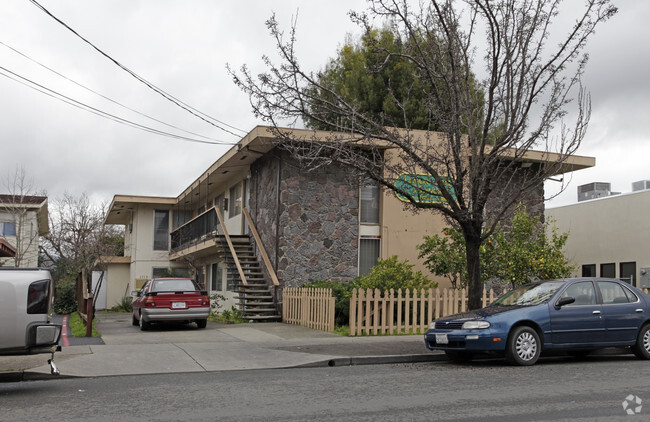 Primary Photo - Lemon Tree Manor Apartments