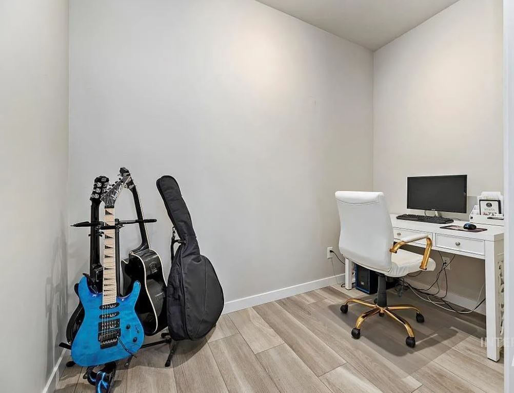 Building Photo - 680 E Sicily Dr