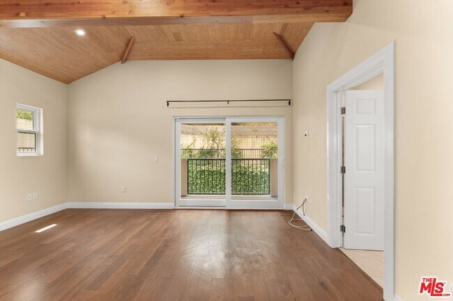 Building Photo - 1630 Bridgeport Dr