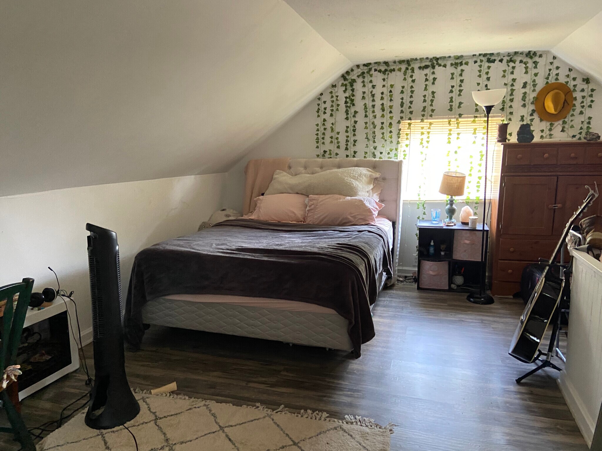 Building Photo - 146 E State St