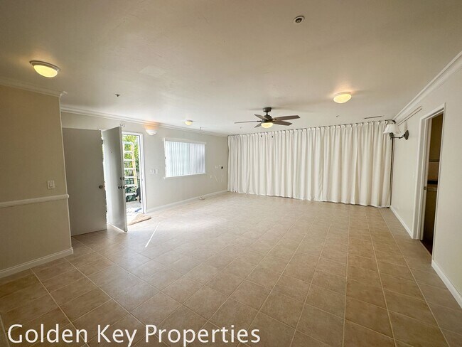 Building Photo - Spacious single-level attached guest house on private setting in Vista!