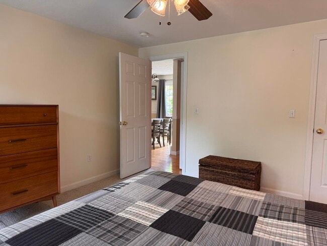 Building Photo - 26 Fowler St