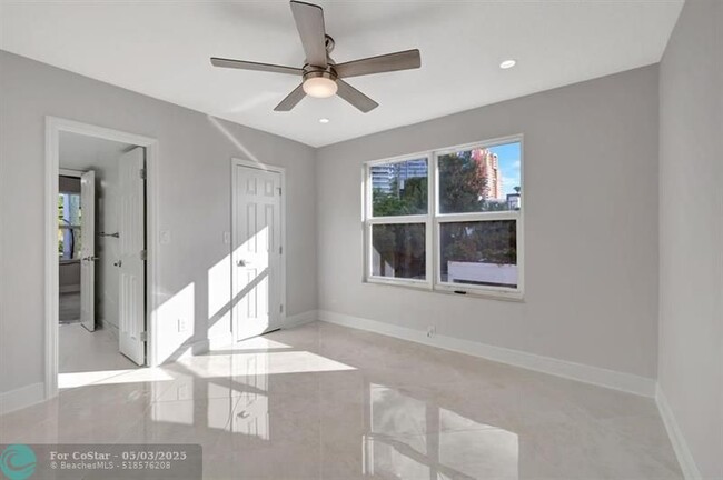Building Photo - 2400 NE 33rd Ave